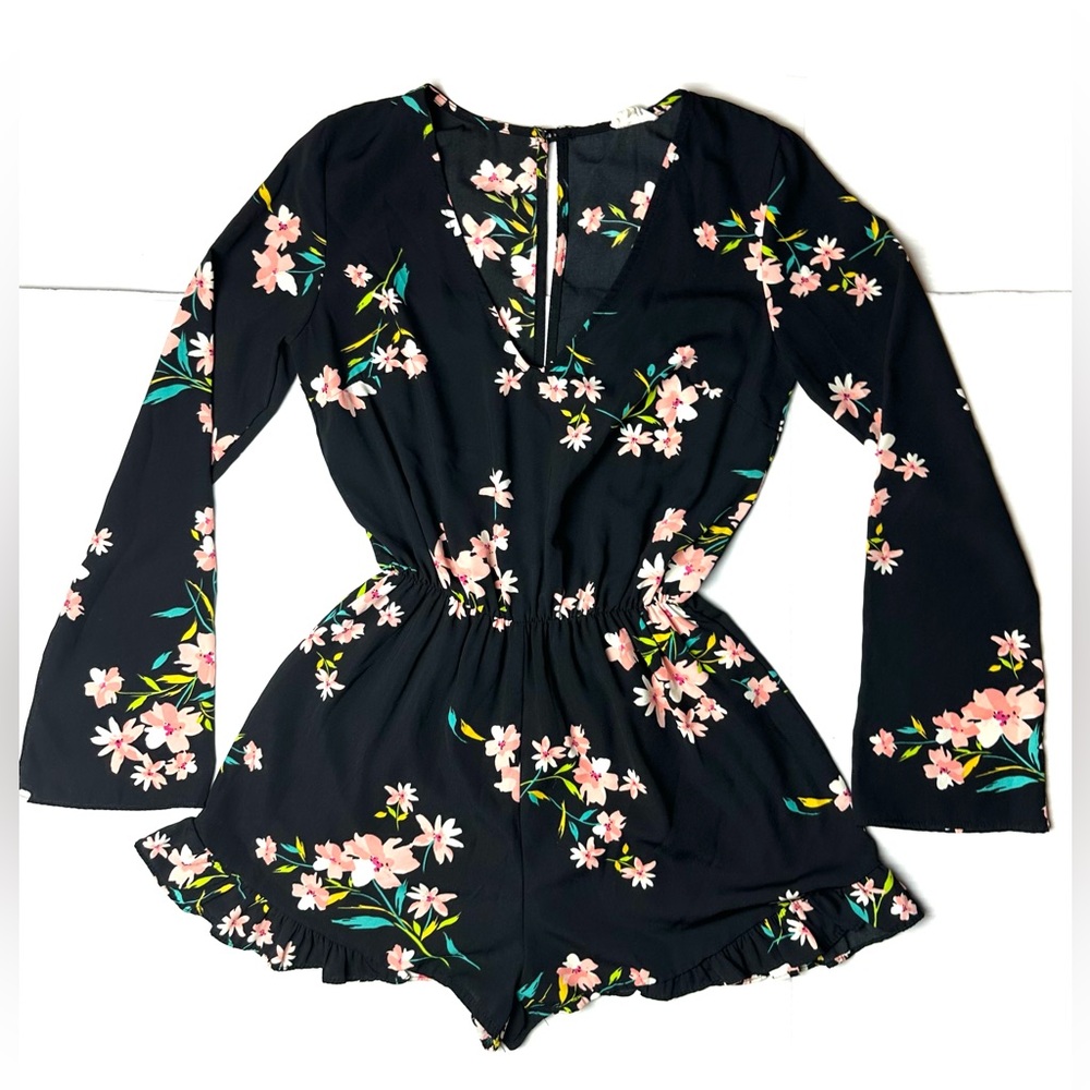Pins and Needles Black Floral Open Back Romper Women’s Small‎ Ruffle Long Sleeve